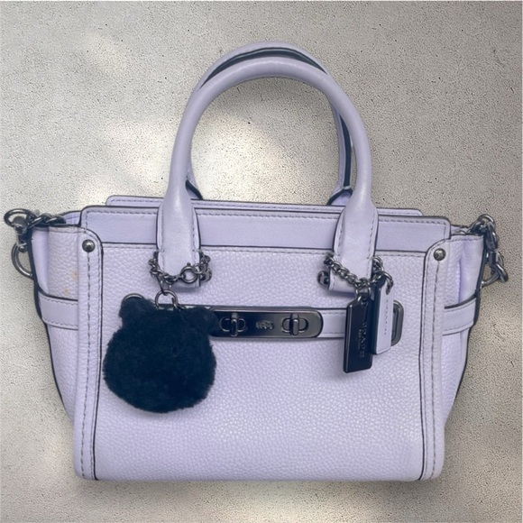 Coach, Collector's Piece-Limited Edition!Ariana Grande, Kitty mini swagger w/COA - Picture 2 of 16